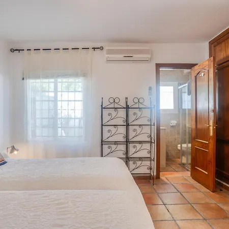 Villa By The 5 Bedrooms *